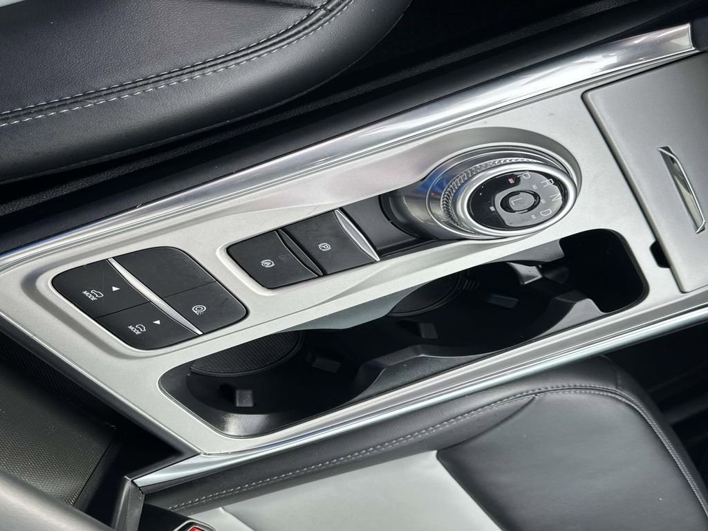 Used 2023 Ford Explorer XLT w/ Equipment Group 202A image 36