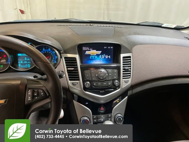 Used 2015 Chevrolet Cruze LT image 17