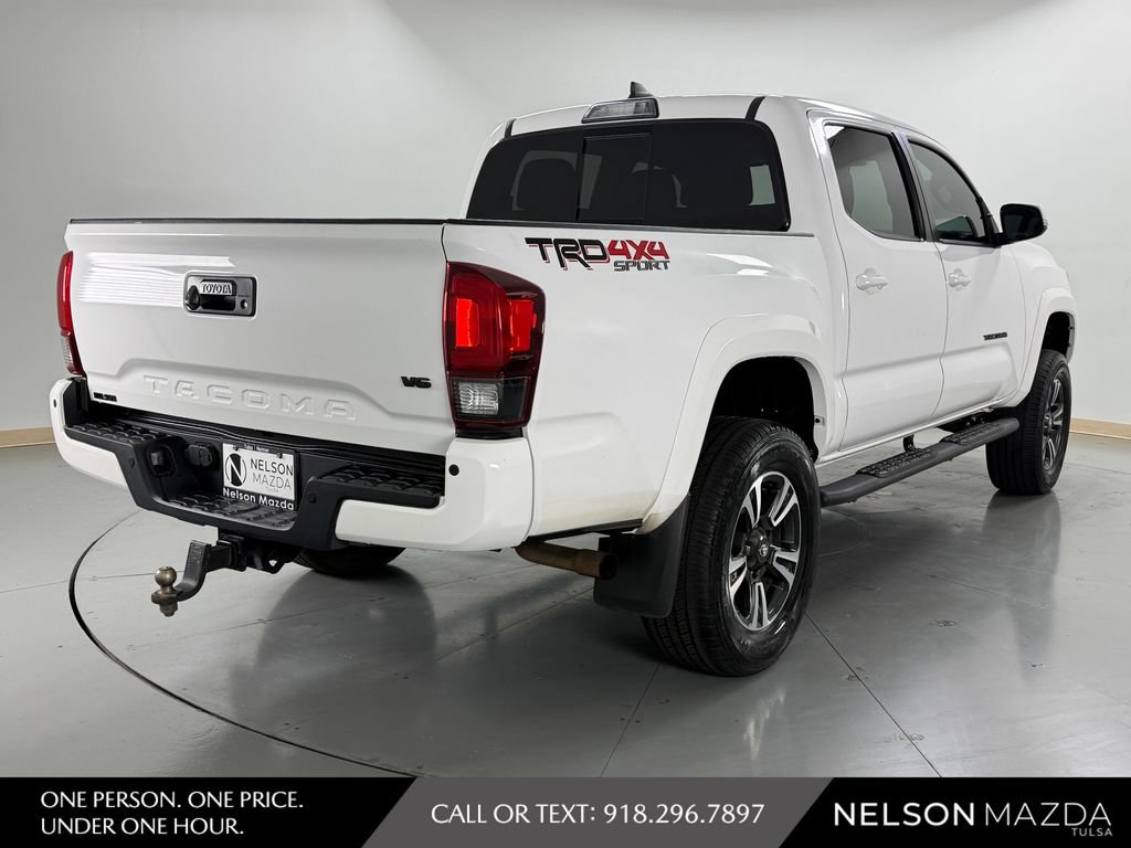 Used 2018 Toyota Tacoma TRD Sport w/ Technology Package AWD/4WD image 6
