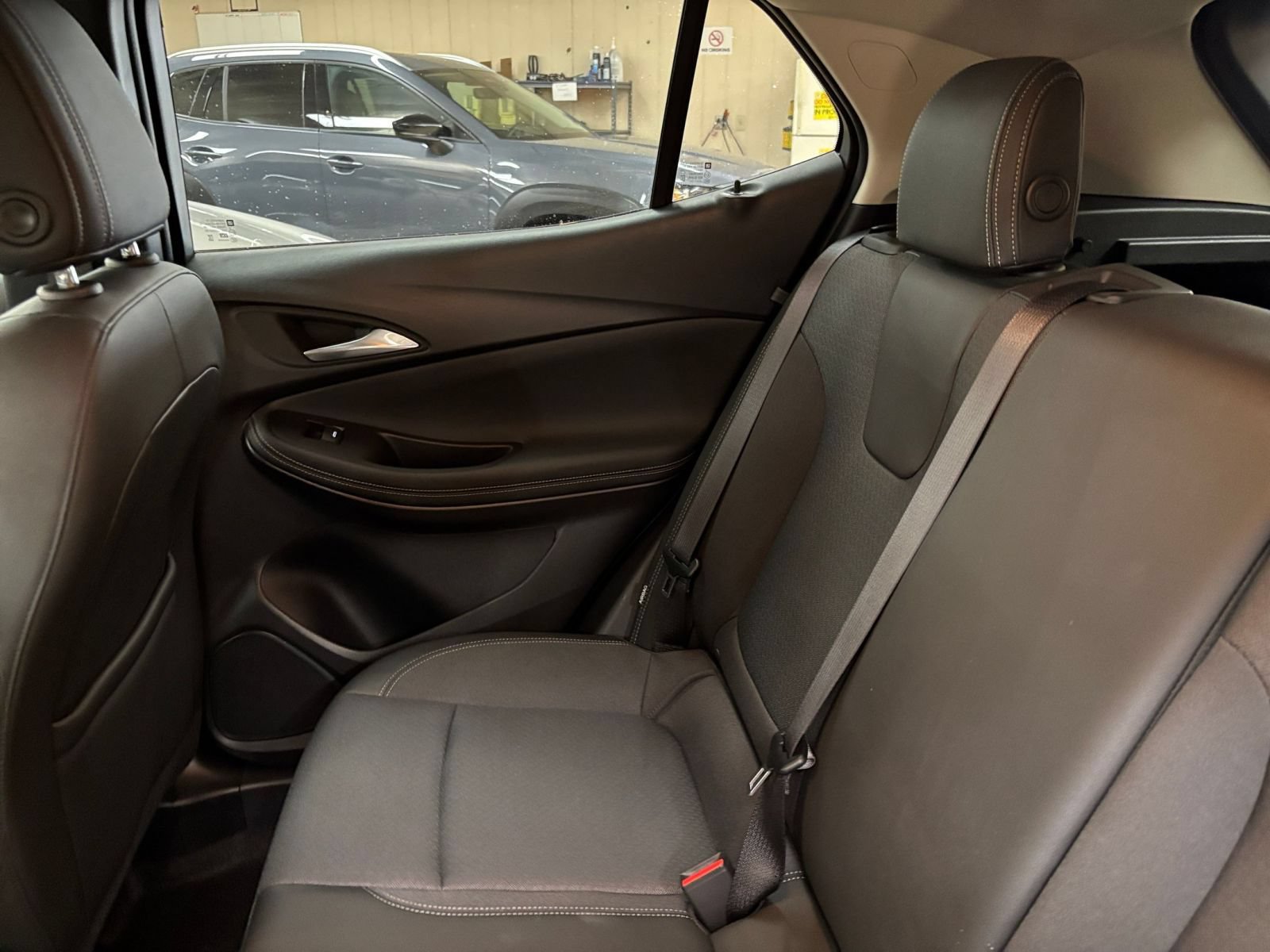 Used 2025 Buick Encore GX Preferred FWD image 38