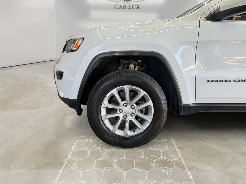 Used 2021 Jeep Grand Cherokee Laredo RWD image 14