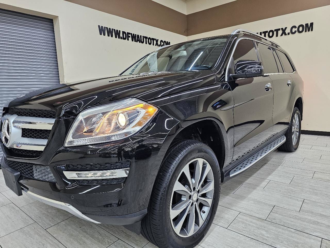 Used 2015 Mercedes-Benz GL 450 4MATIC w/ Appearance Package image 2