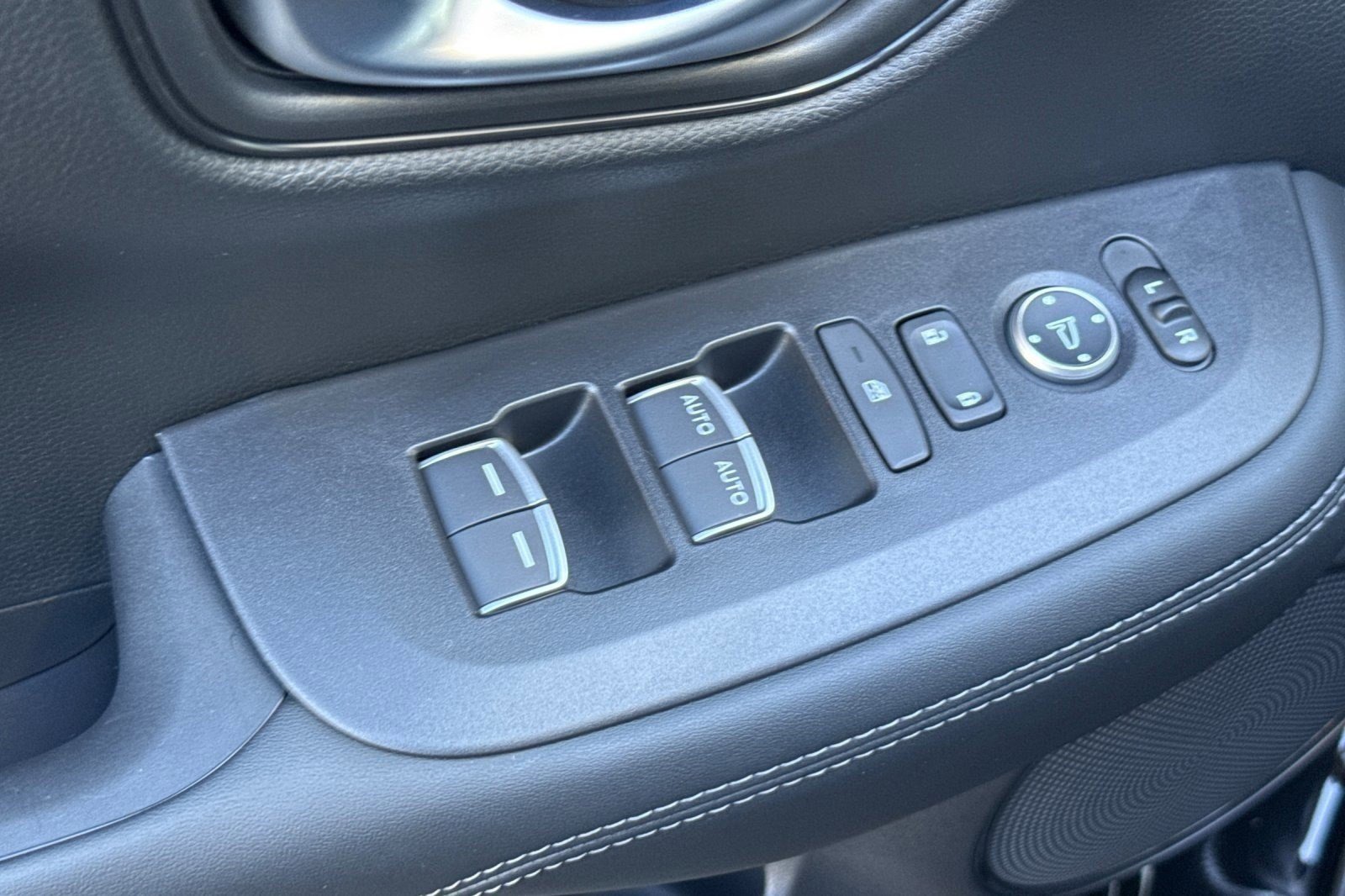 Certified 2026 Honda HR-V EX-L image 13