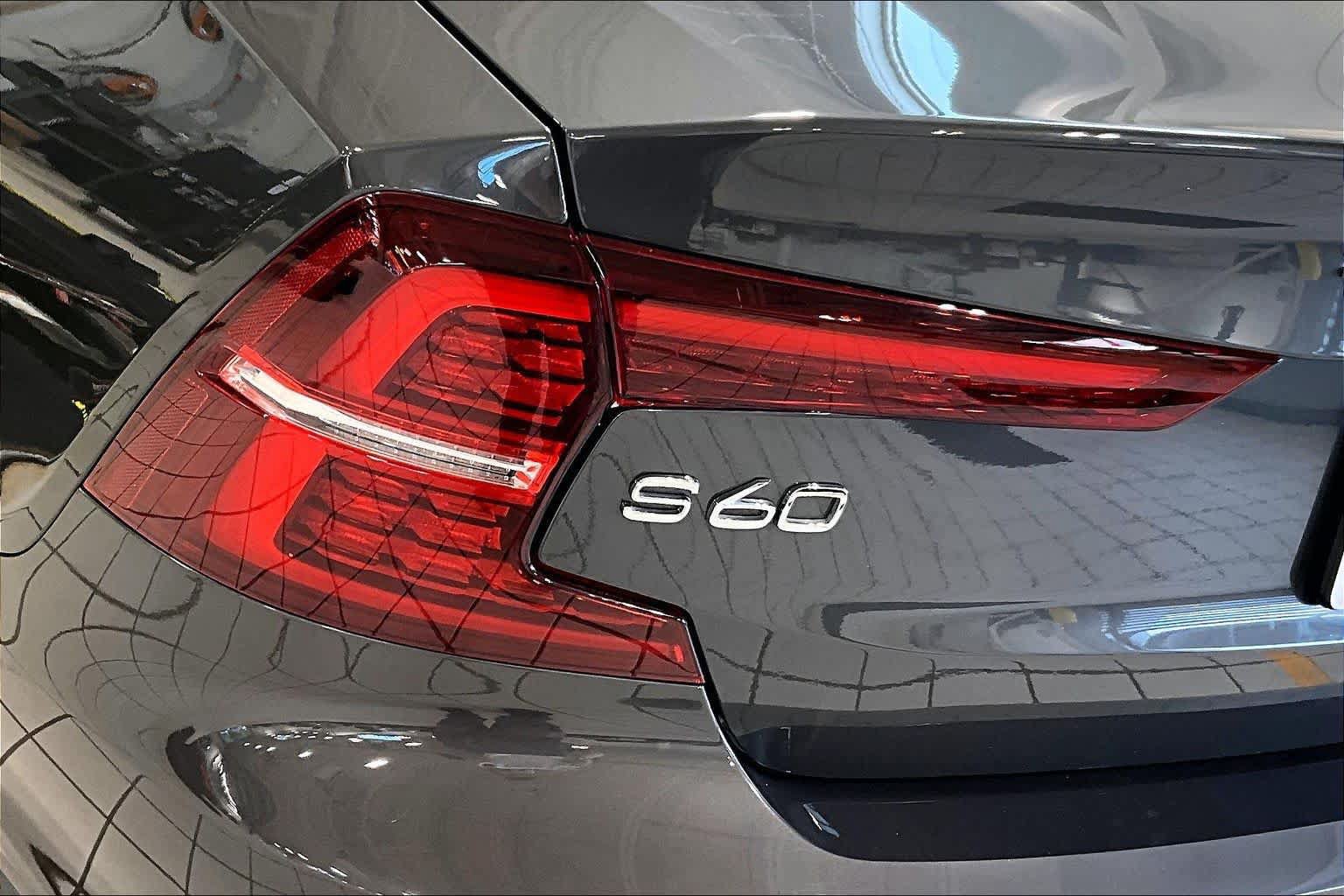 Used 2024 Volvo S60 B5 Plus AWD/4WD image 27