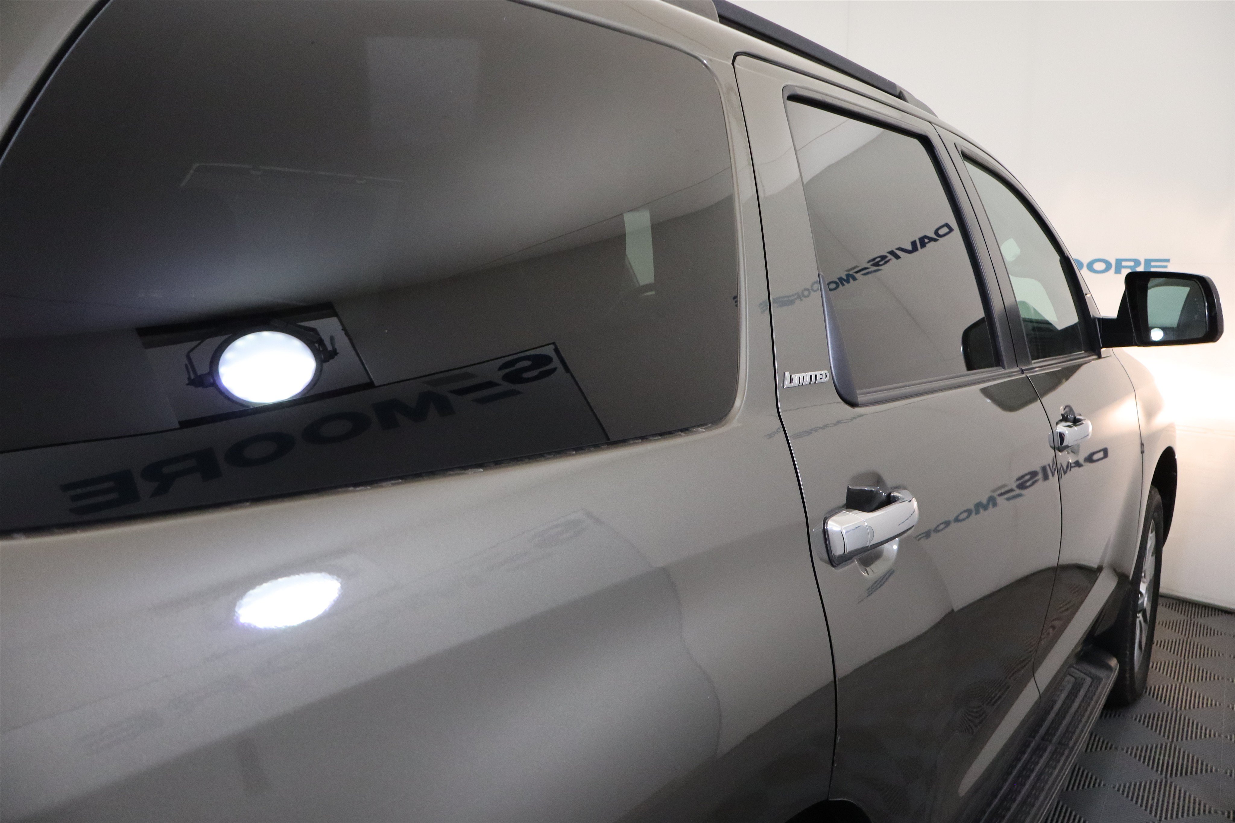 Used 2015 Toyota Sequoia Limited AWD/4WD image 7