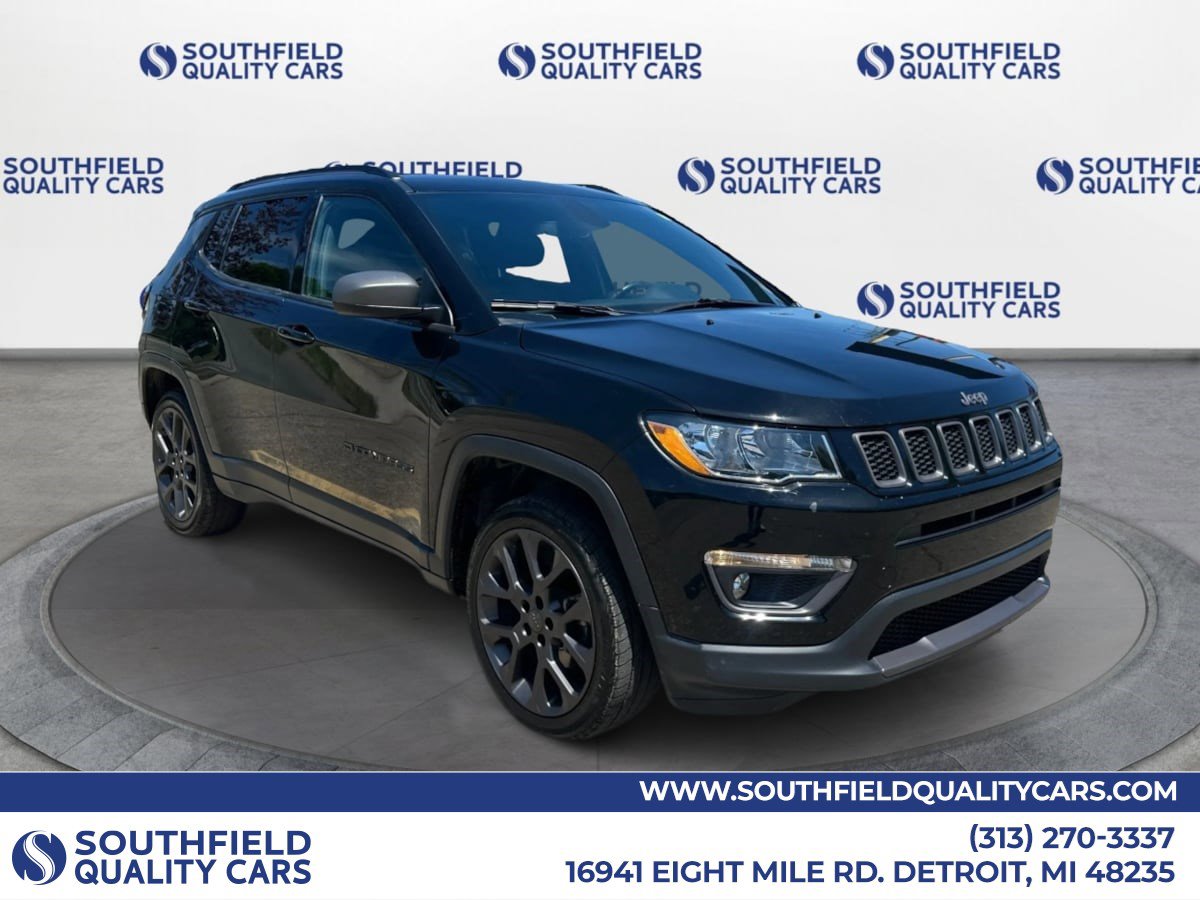 Used 2021 Jeep Compass Latitude image 1