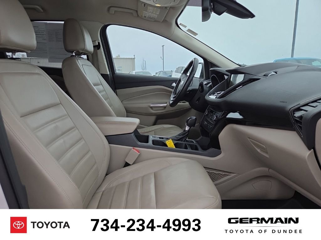 Used 2017 Ford Escape Titanium image 17