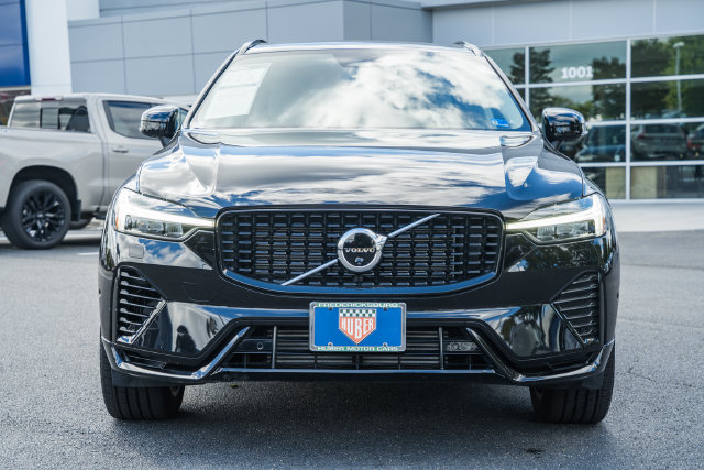 Used 2024 Volvo XC60 T8 Plus w/ Protection Package Premier AWD/4WD image 2