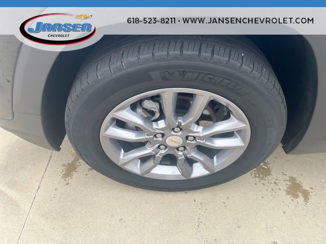 Used 2024 GMC Terrain SLT image 32