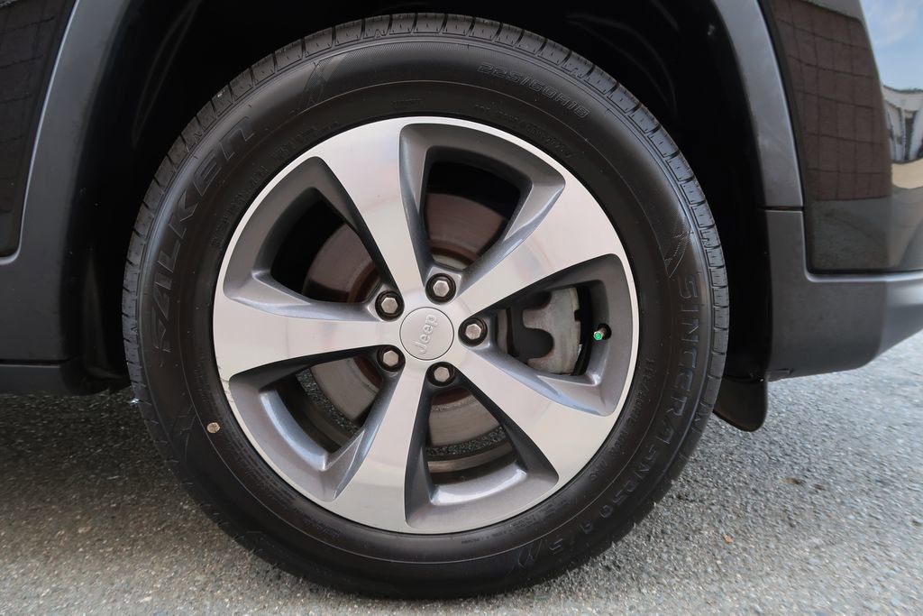 Used 2019 Jeep Cherokee Limited image 42