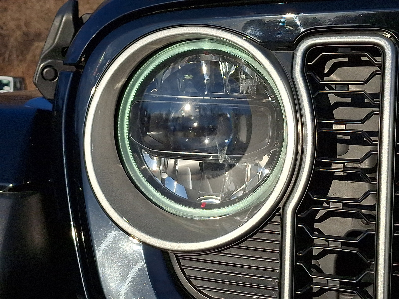 Used 2024 Jeep Wrangler Sahara w/ Safety Group image 9