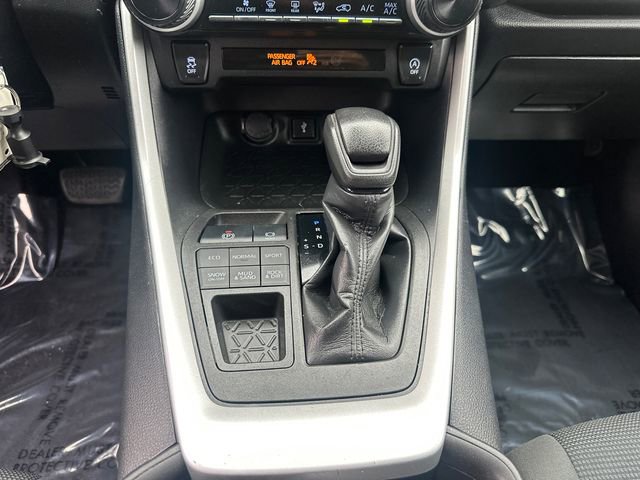 Used 2021 Toyota RAV4 LE image 26