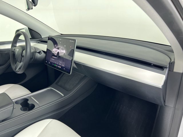Used 2023 Tesla Model Y Long Range AWD/4WD image 28
