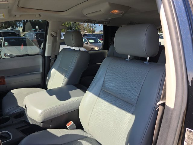 Used 2018 Toyota Sequoia Platinum RWD image 19