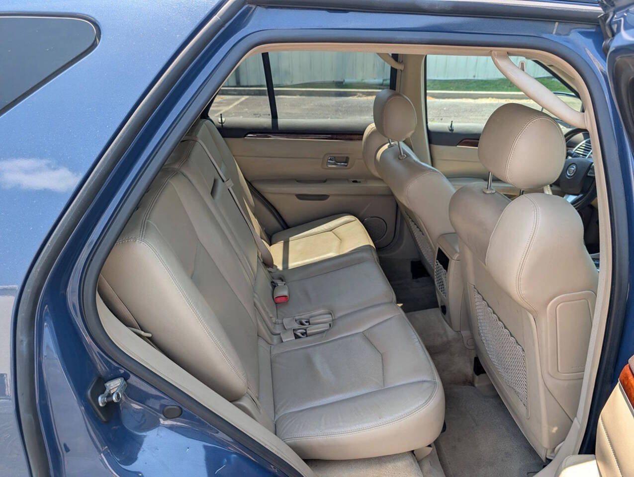 Used 2009 Cadillac SRX AWD w/ Third Row Seating Package image 5