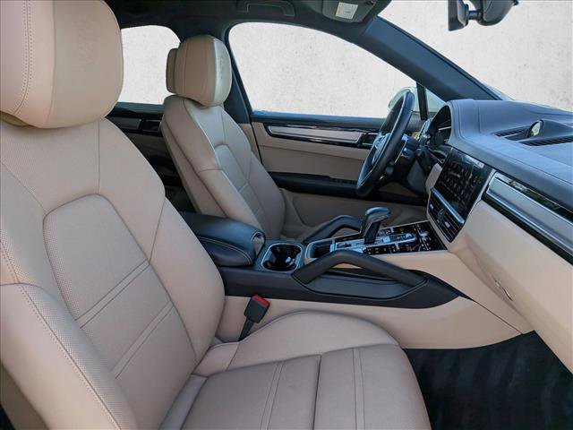 Used 2023 Porsche Cayenne S image 22