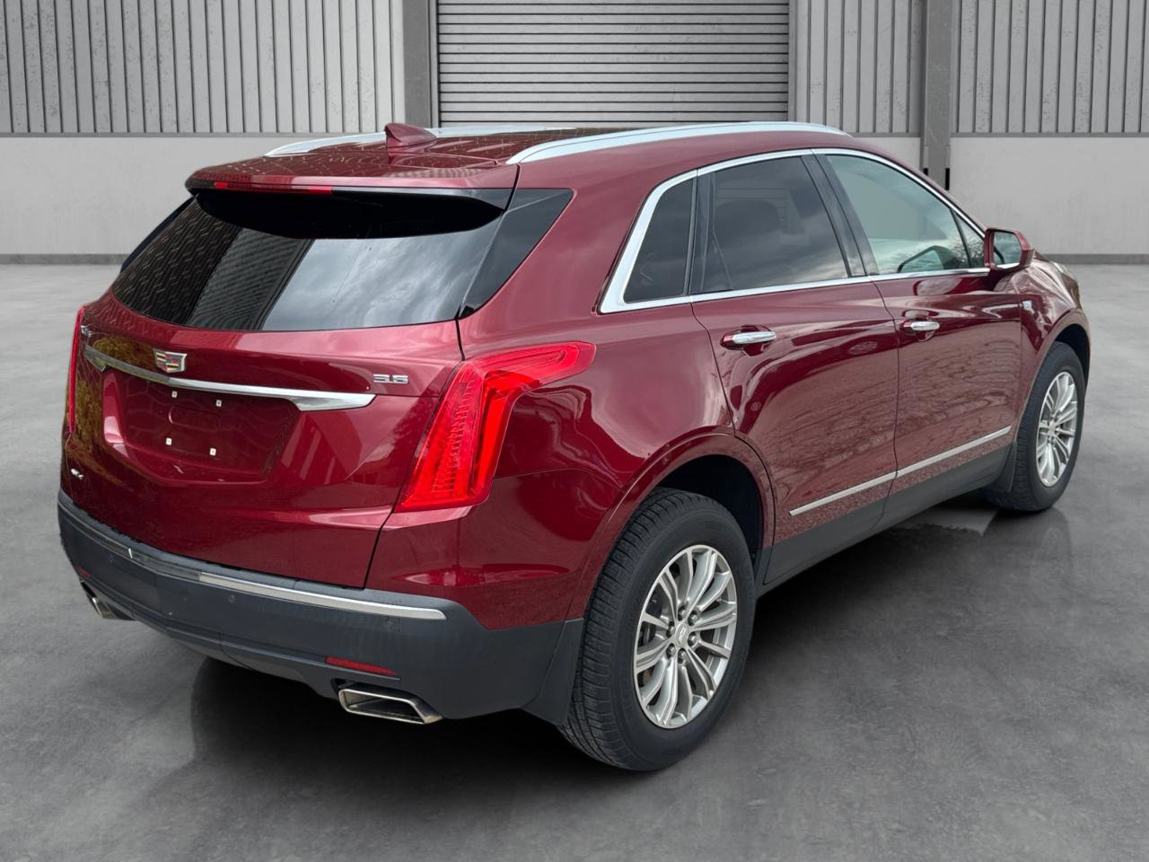 Used 2018 Cadillac XT5 Luxury w/ Driver Awareness Package AWD/4WD image 34