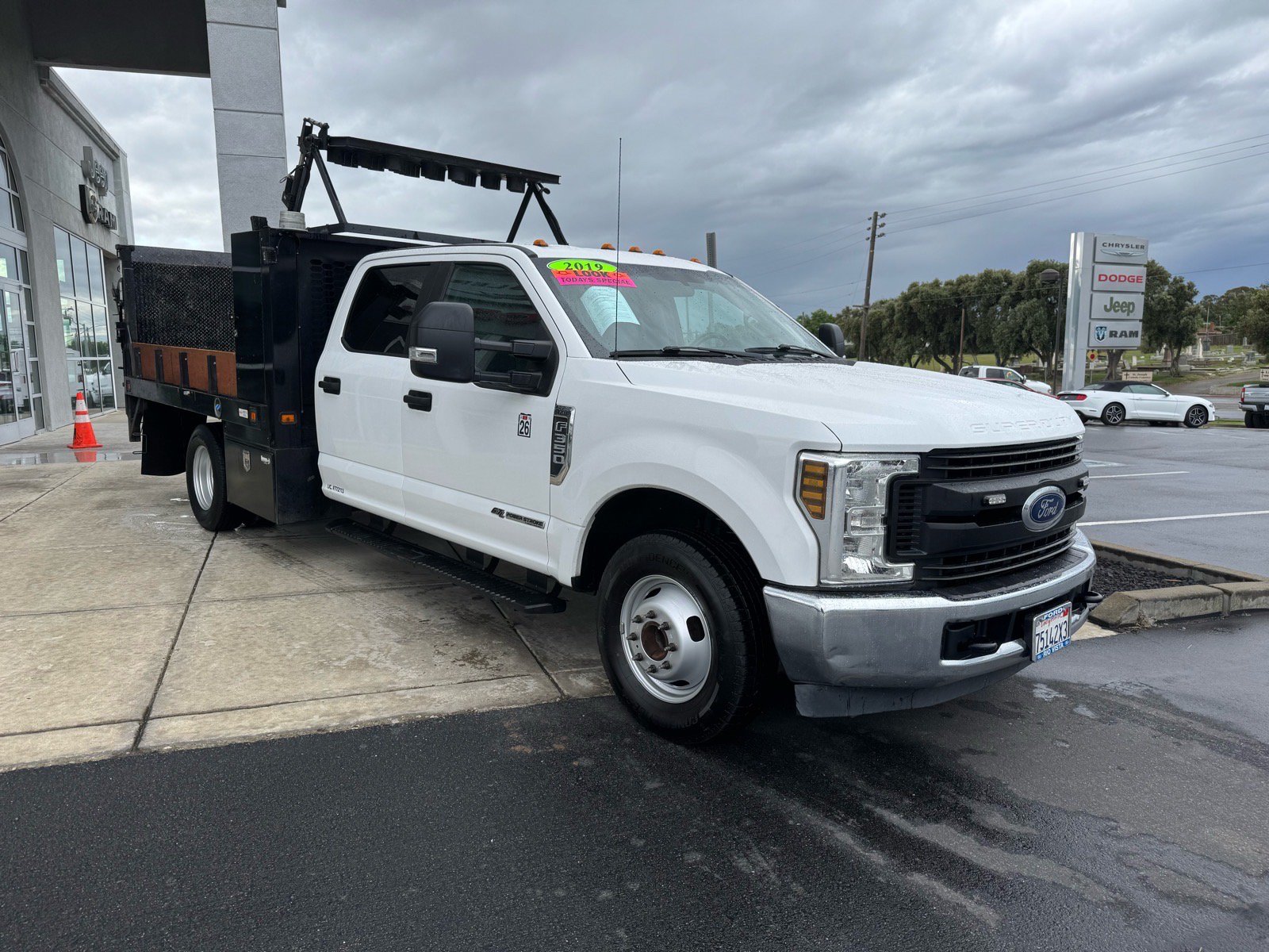 Used 2019 Ford F350 XL w/ Power Equipment Group RWD image 7