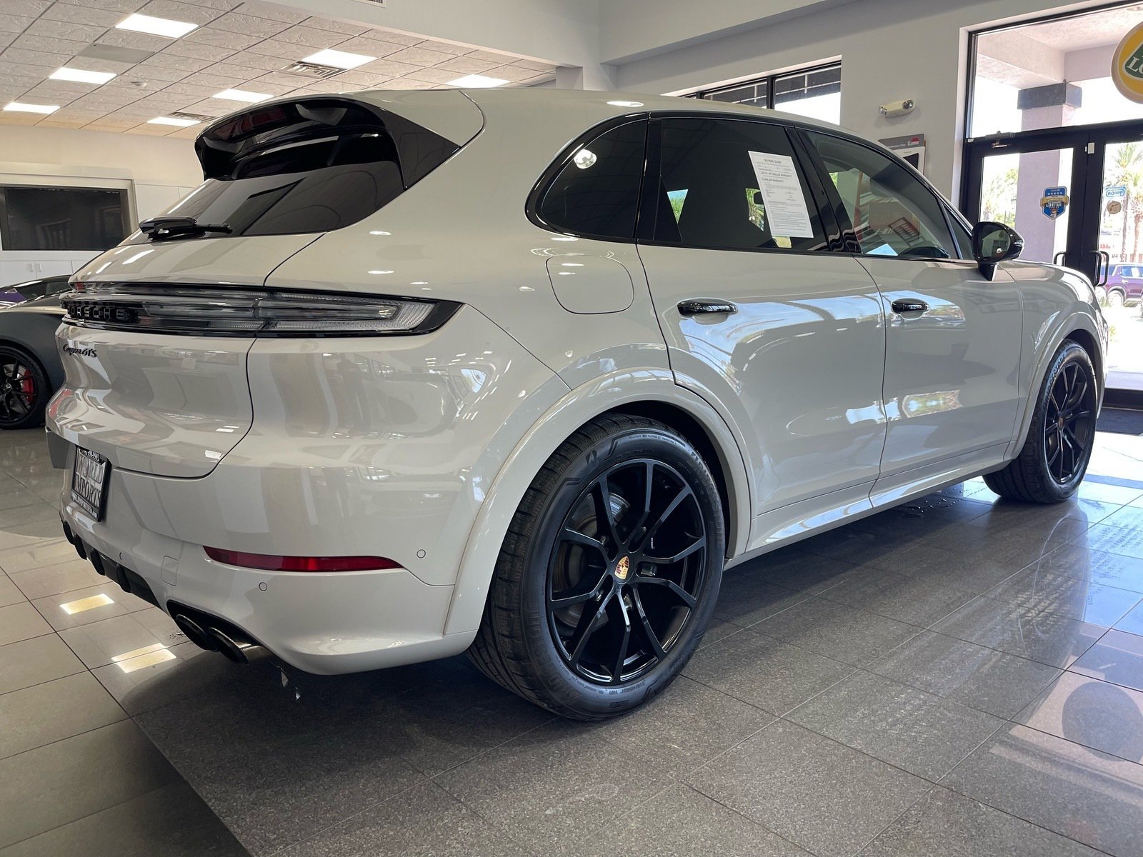 Used 2025 Porsche Cayenne GTS AWD/4WD image 5