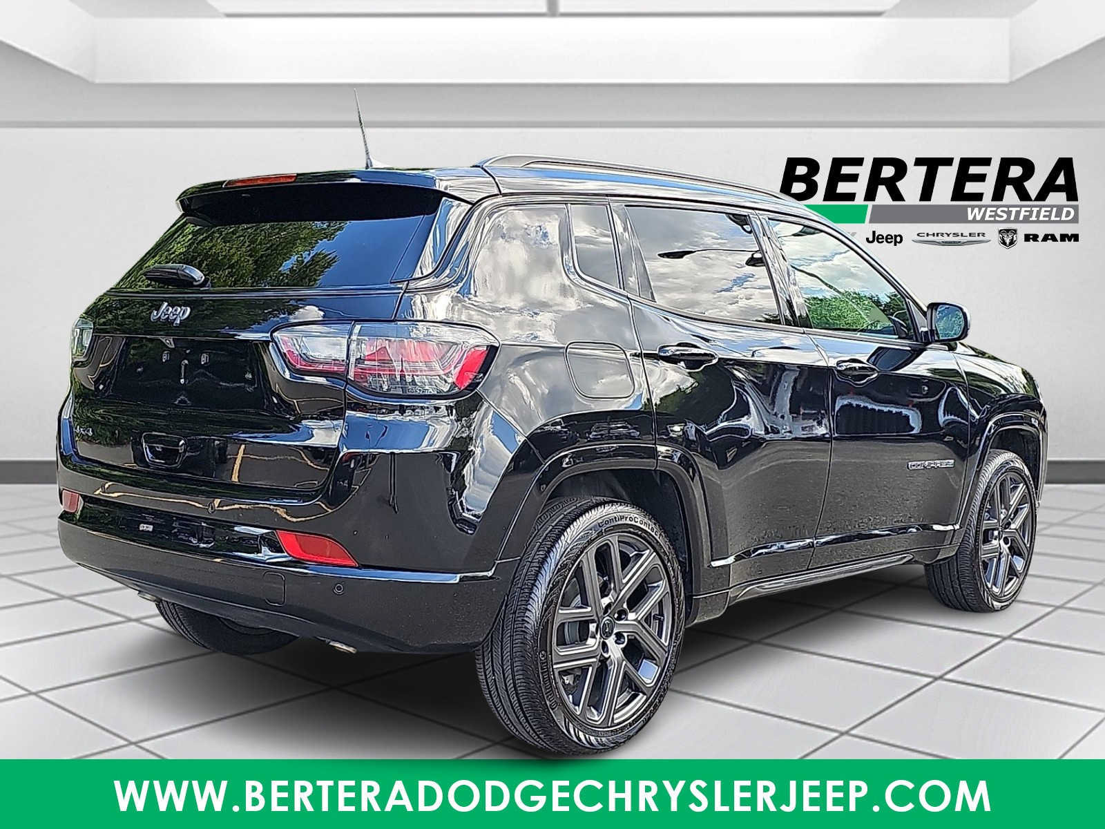 Used 2025 Jeep Compass Limited w/ High Altitude Package AWD/4WD image 6