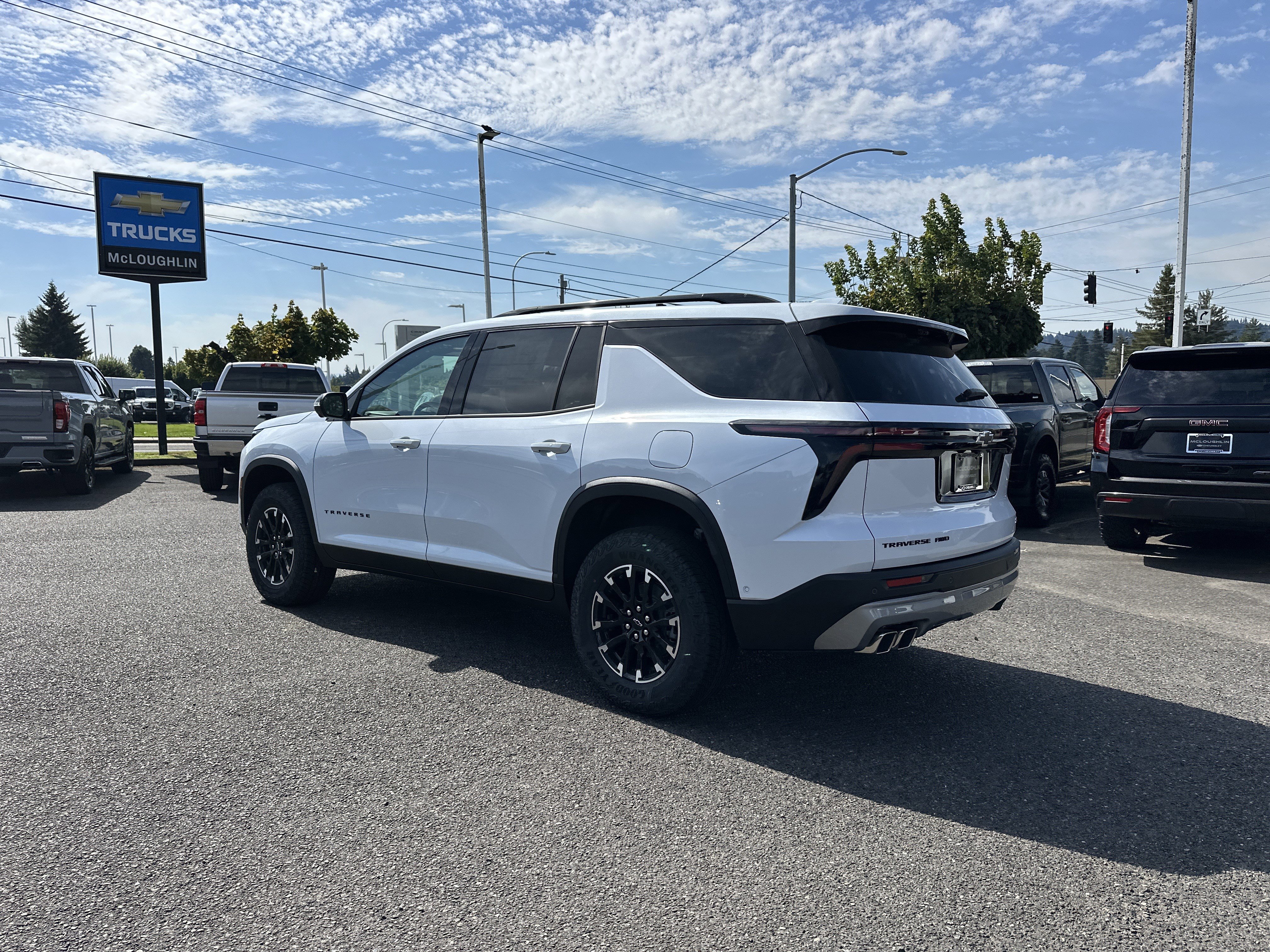 New 2026 Chevrolet Traverse Z71 w/ Enhanced Driving Package image 3