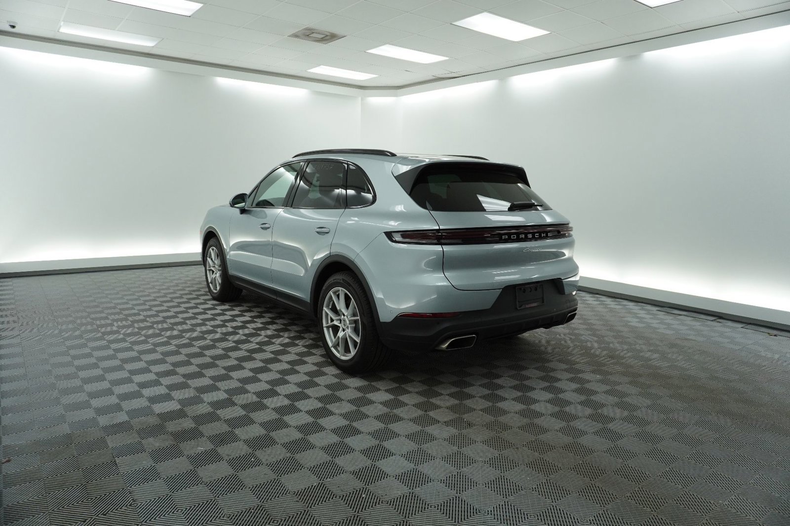 Certified 2026 Porsche Cayenne image 3