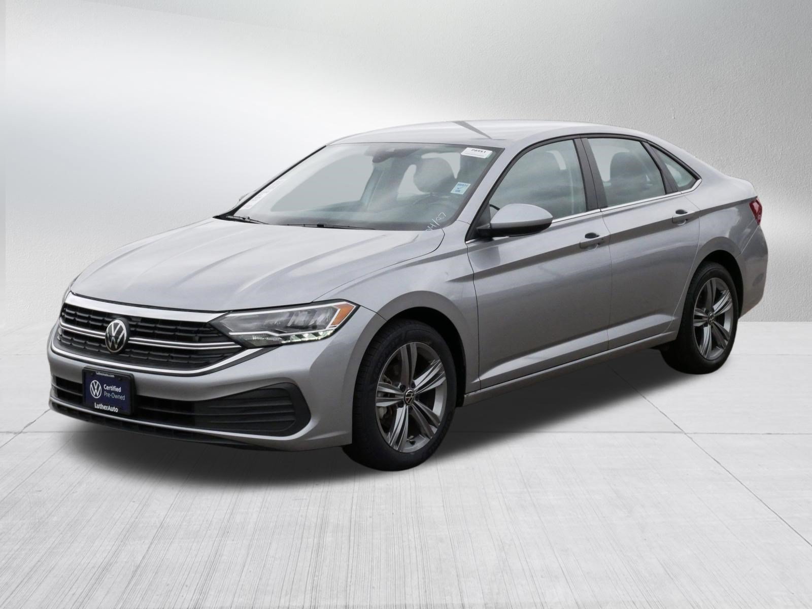 Certified 2024 Volkswagen Jetta SE FWD image 3
