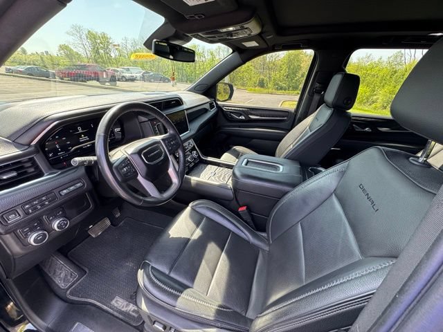 Used 2023 GMC Yukon XL Denali AWD/4WD image 14