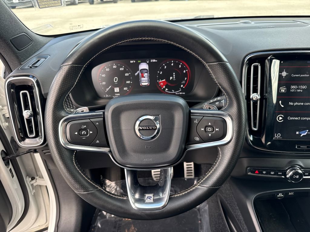 Used 2020 Volvo XC40 T5 R-Design image 14