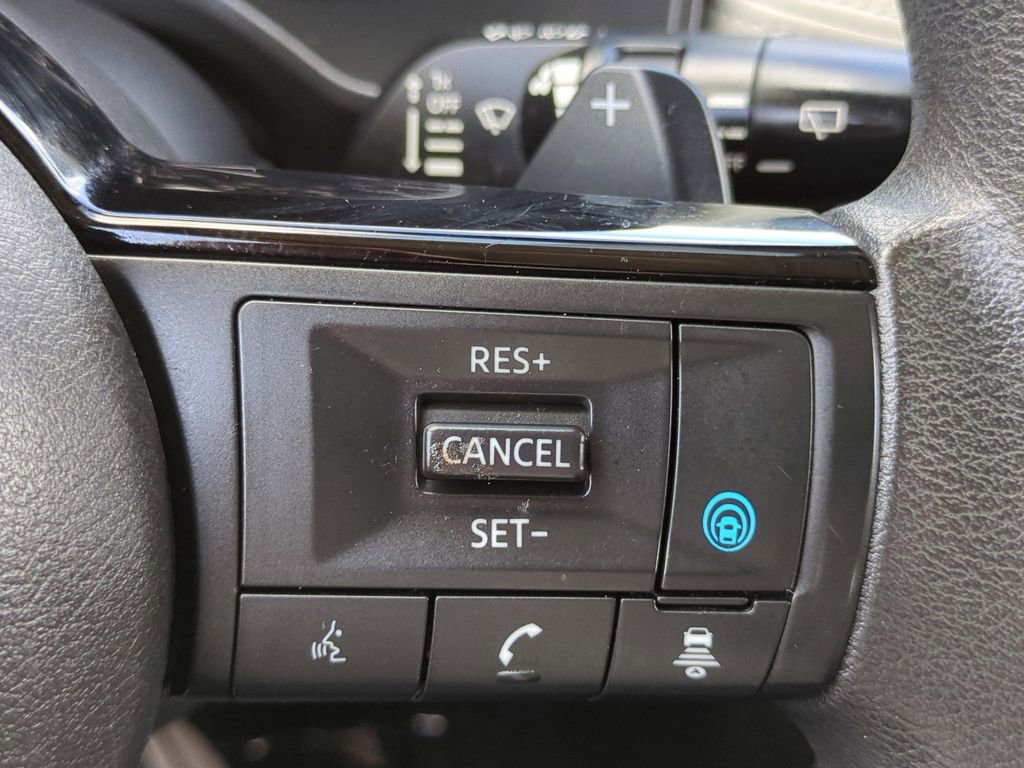 Used 2021 Nissan Rogue SV image 31