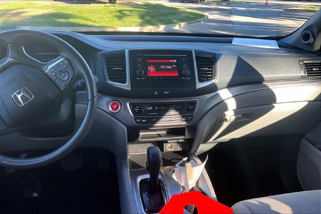 Used 2020 Honda Pilot LX image 6