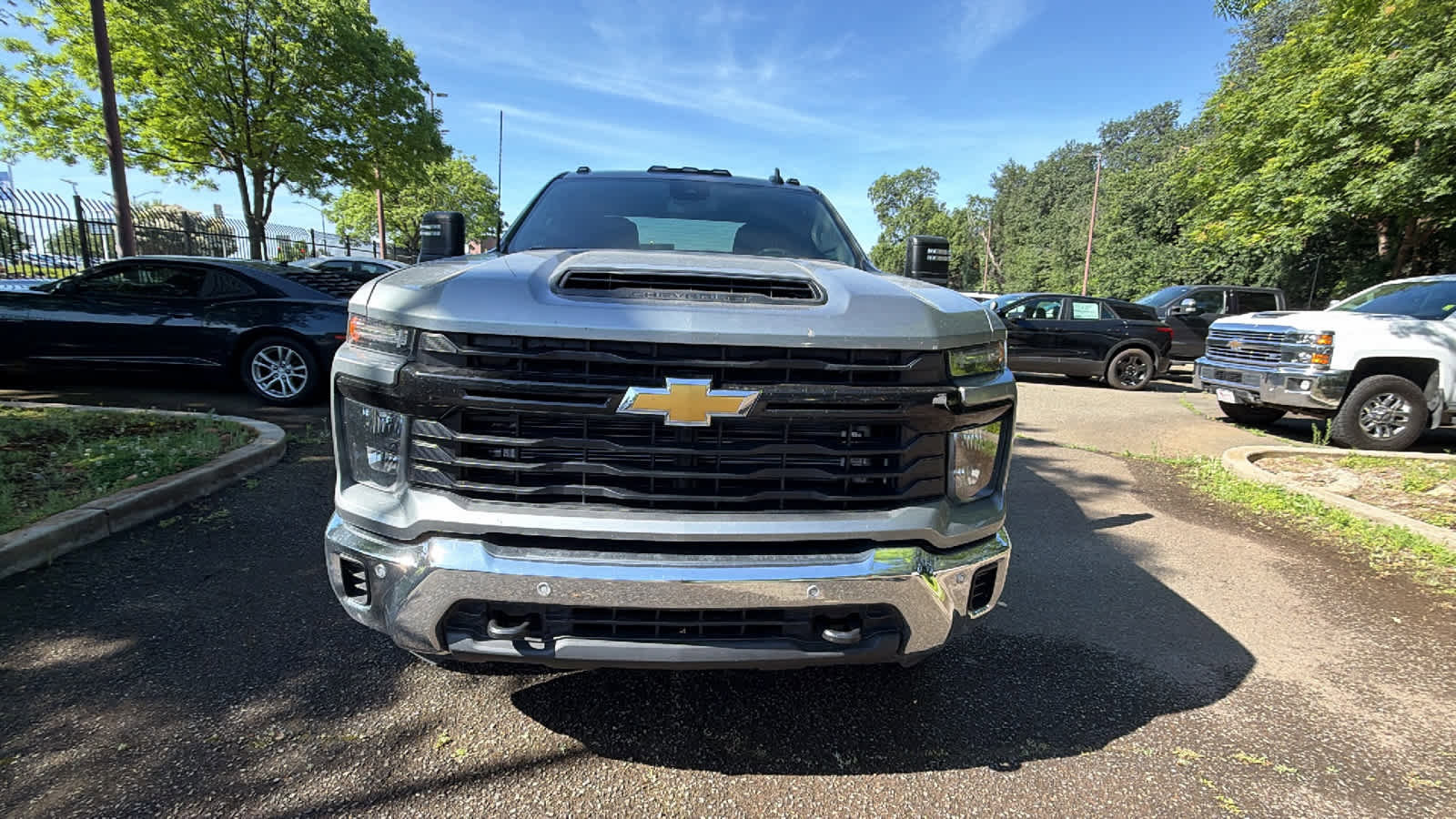 Used 2026 Chevrolet Silverado 3500 W/T AWD/4WD image 2