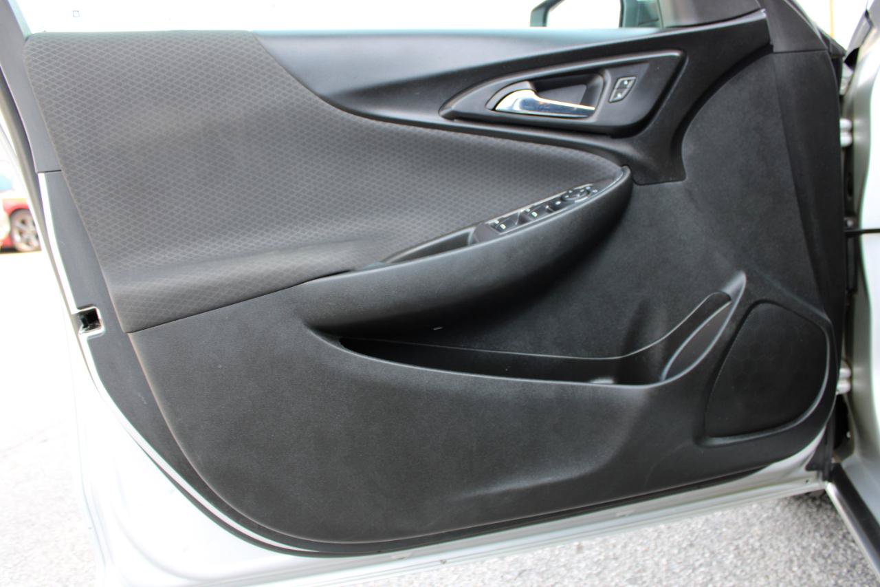 Used 2020 Chevrolet Malibu LT FWD image 15