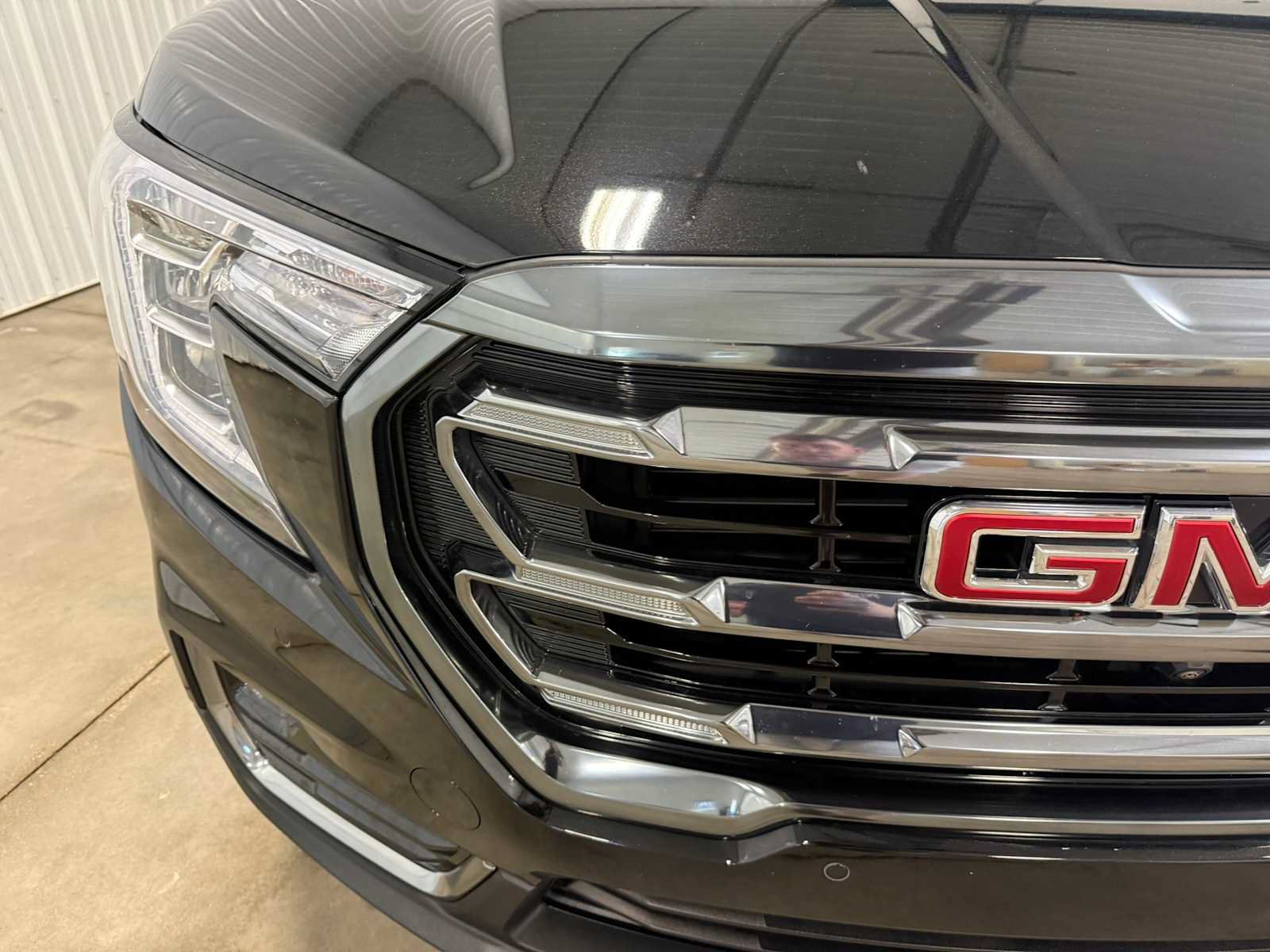 Used 2024 GMC Terrain AT4 w/ Tech Package AWD/4WD image 4