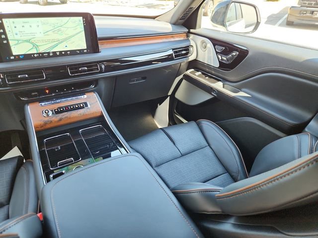 New 2025 Lincoln Aviator Black Label w/ Black Label Special Edition image 12