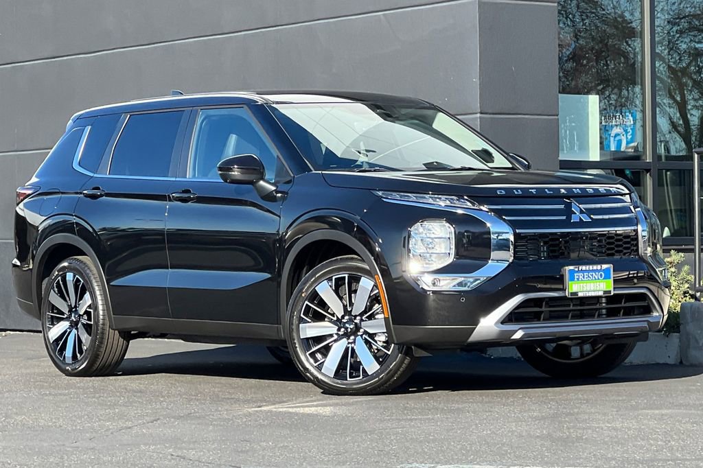 New 2026 Mitsubishi Outlander SE image 3