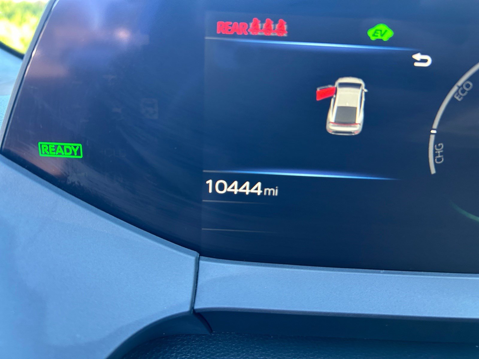 Used 2025 Toyota Prius LE AWD/4WD image 11