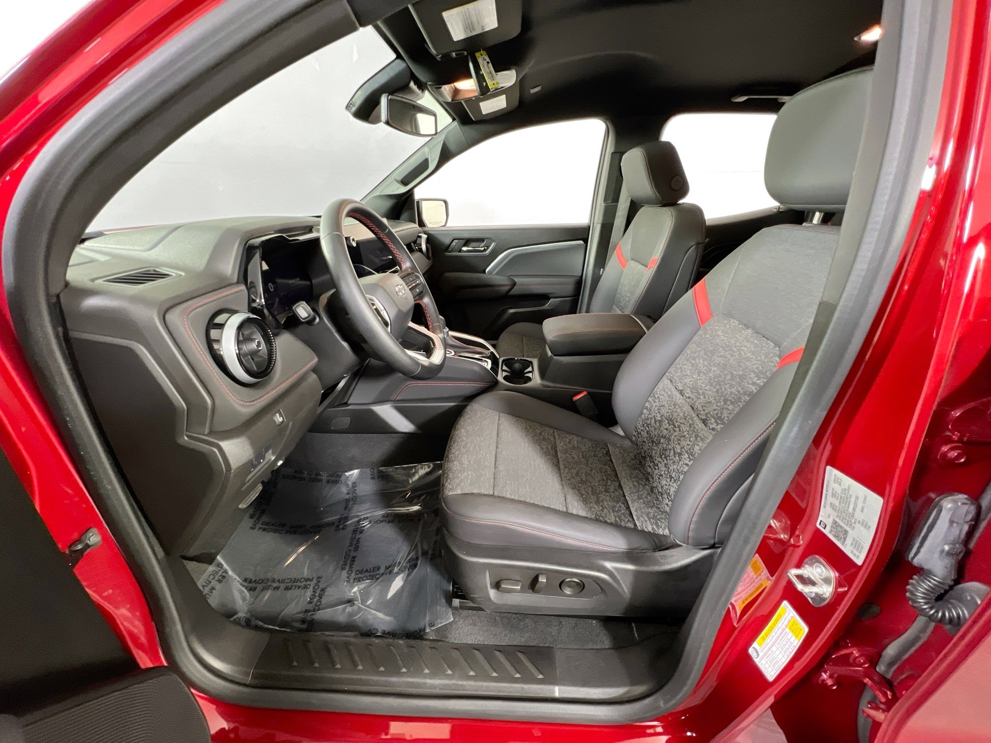 Used 2024 Chevrolet Colorado Z71 w/ Z71 Convenience Package 2 image 20