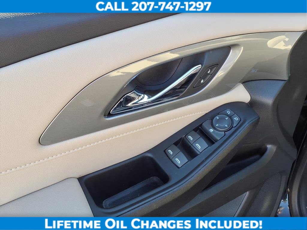 Used 2023 Chevrolet Traverse LS image 11