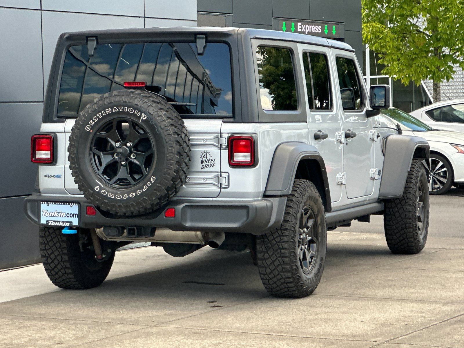 Used 2023 Jeep Wrangler Unlimited AWD/4WD image 3