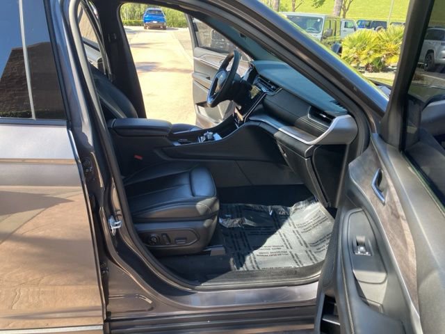 Used 2024 Jeep Grand Cherokee L Limited image 28