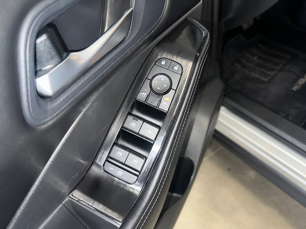 Used 2024 Nissan Rogue SV AWD/4WD image 8