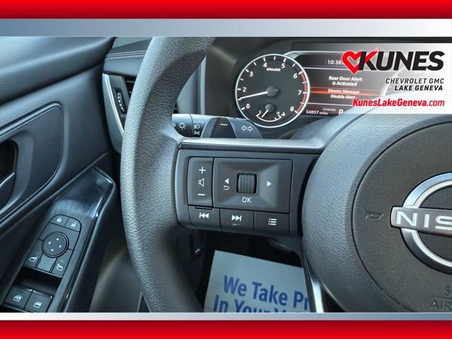 Used 2024 Nissan Rogue S image 41