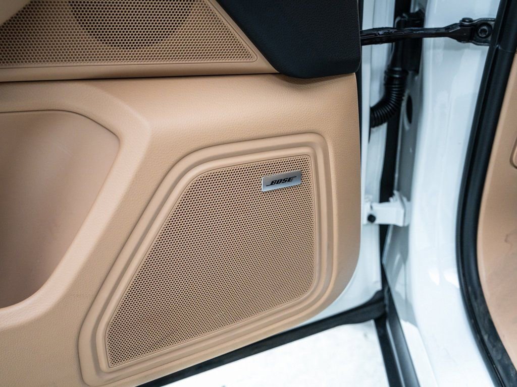 Certified 2025 Porsche Macan image 24