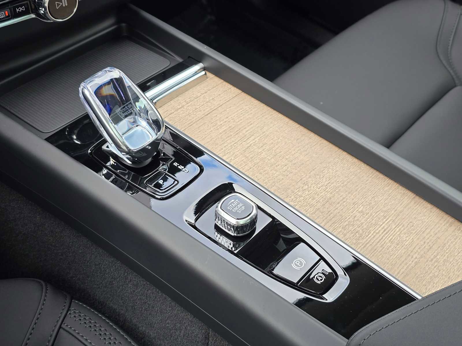 New 2026 Volvo XC60 T8 Plus w/ Protection Package Premier image 26