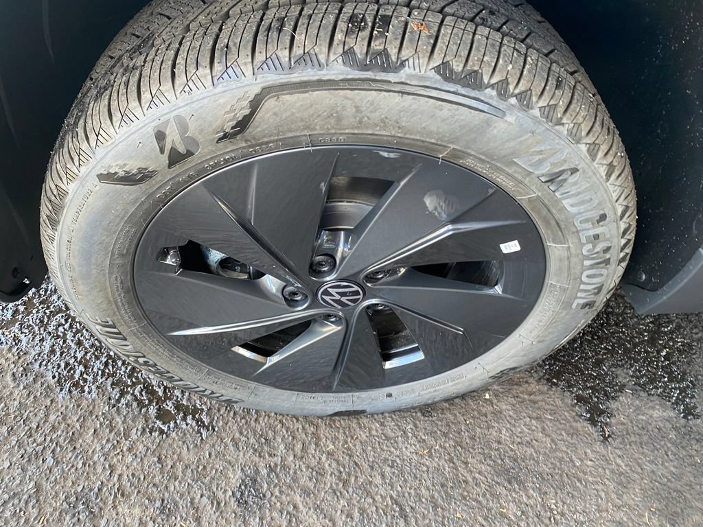 New 2026 Volkswagen Taos S FWD image 9