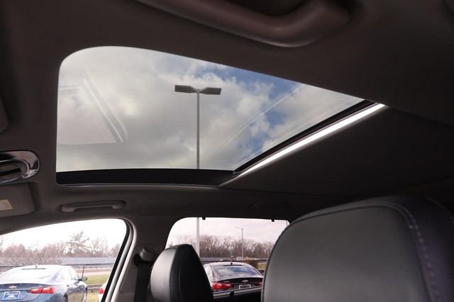 Used 2023 Hyundai Santa Fe SEL w/ Premium Package image 9