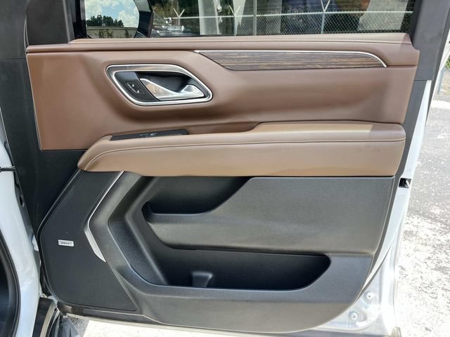 Used 2023 Chevrolet Suburban High Country w/ Advanced Technology Package AWD/4WD image 29