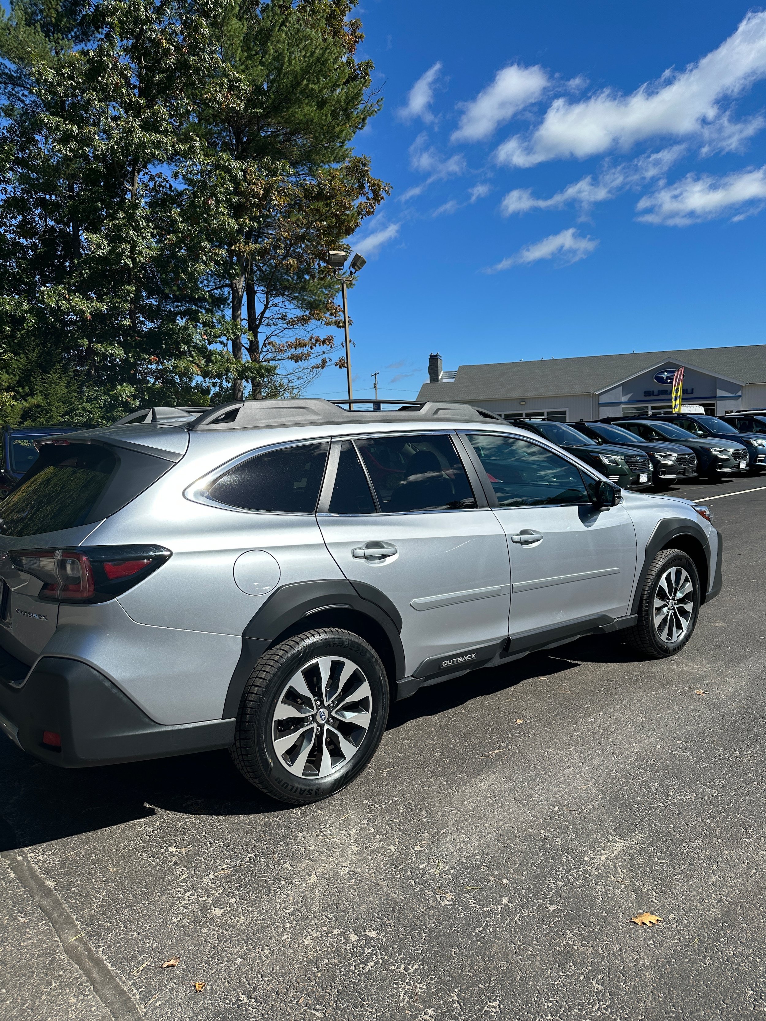 Used 2025 Subaru Outback Limited AWD/4WD image 6