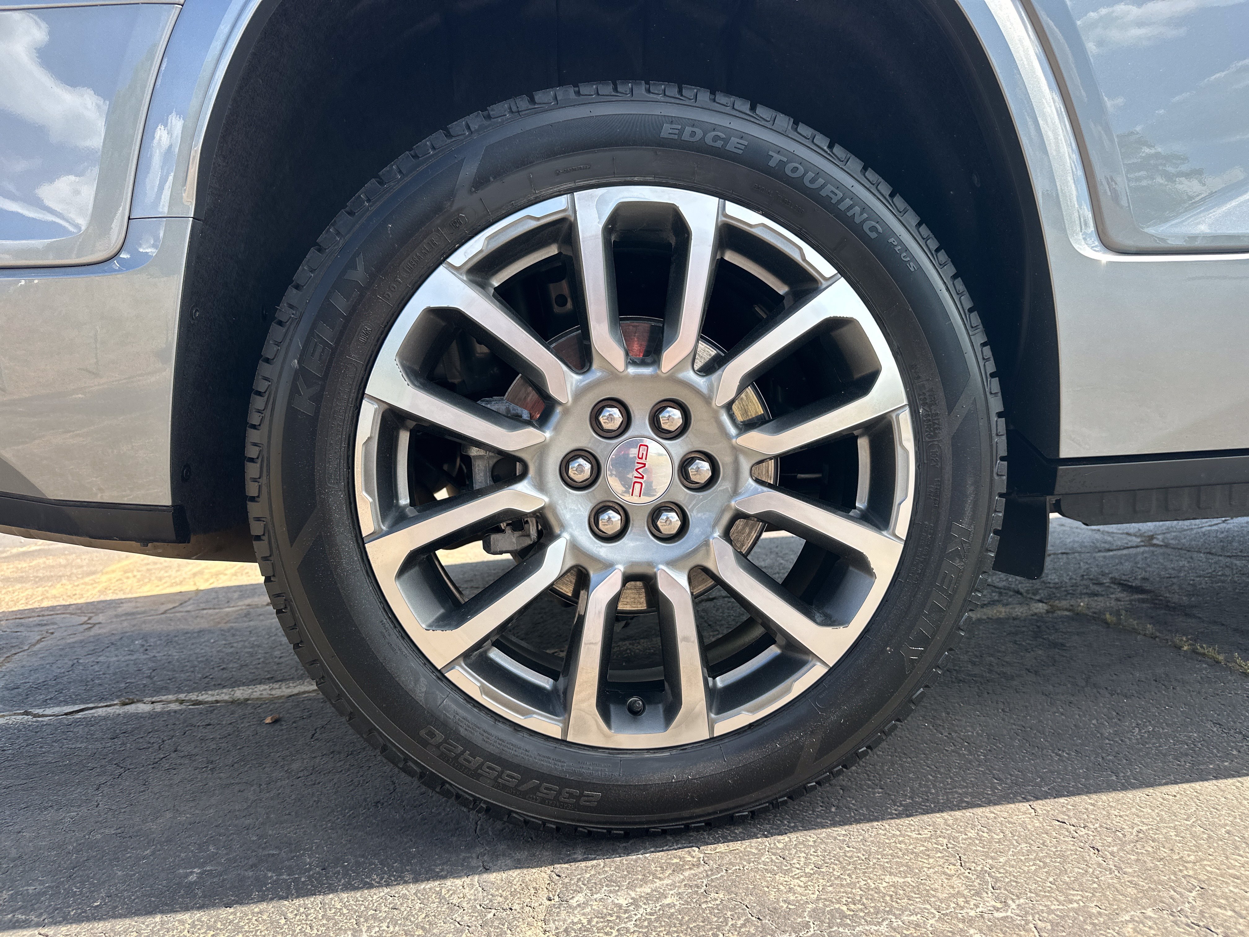 Used 2023 GMC Acadia Denali w/ Denali Ultimate Package FWD image 18